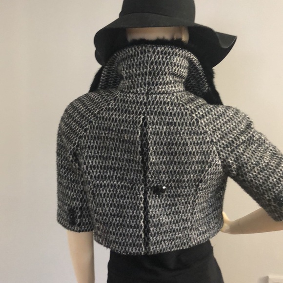 NWT.BEBE Top.Cocktails Jacket w/Rabbit Fur-Removable Collar. Coat Pancho.Size M. - Picture 3 of 14